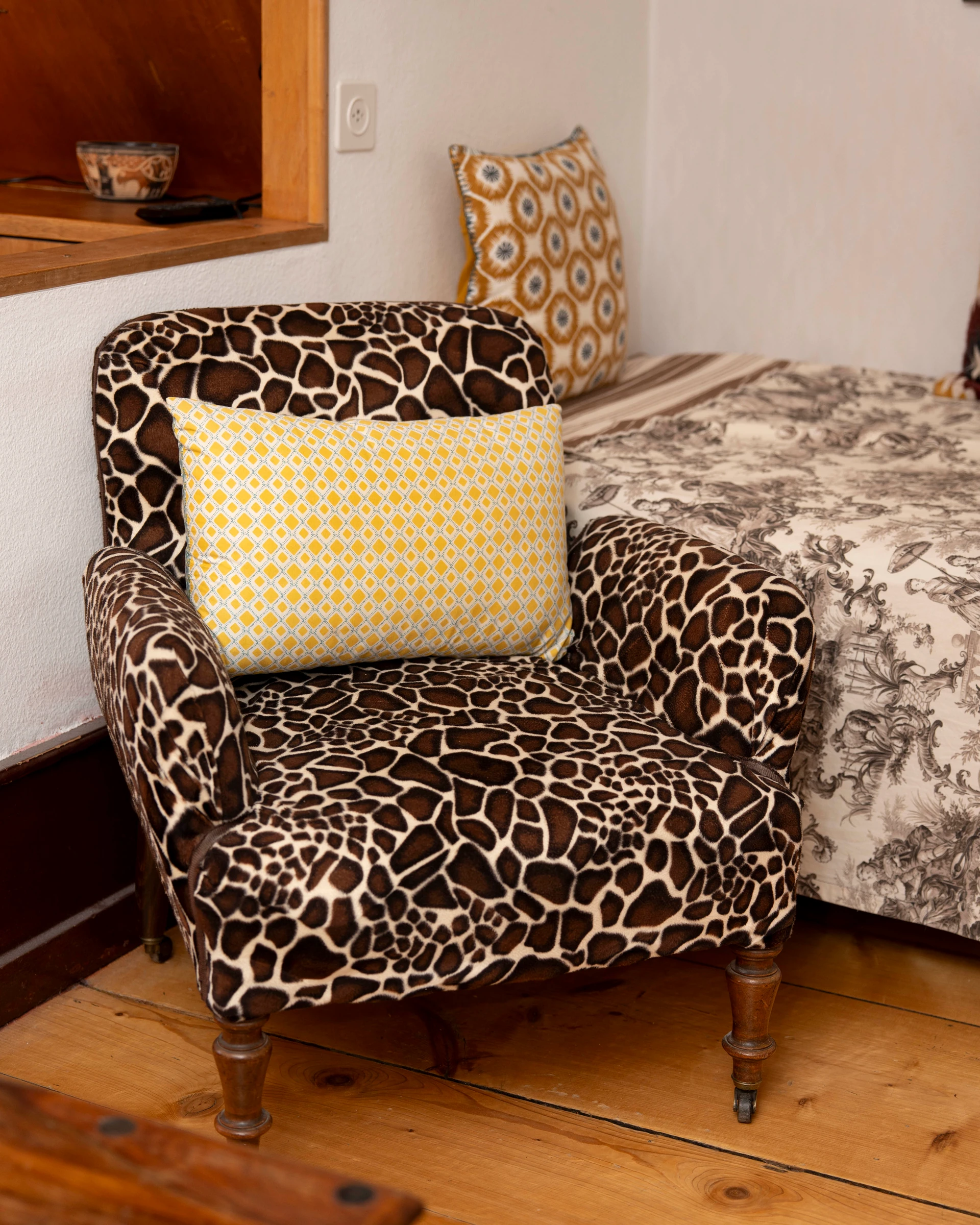 Le fauteuil aux motifs animaliers de Safari