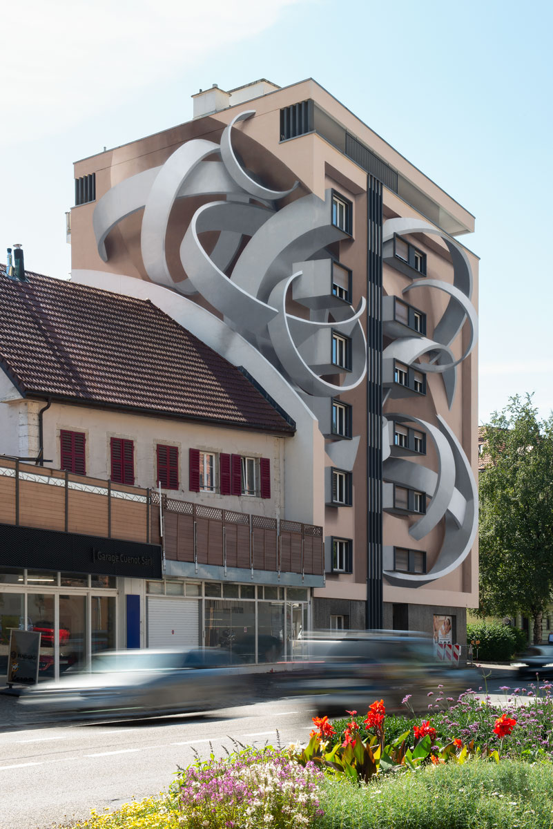 Anamorphose, une œuvre de Peeta sur une façade du Locle, à l’exomusée
