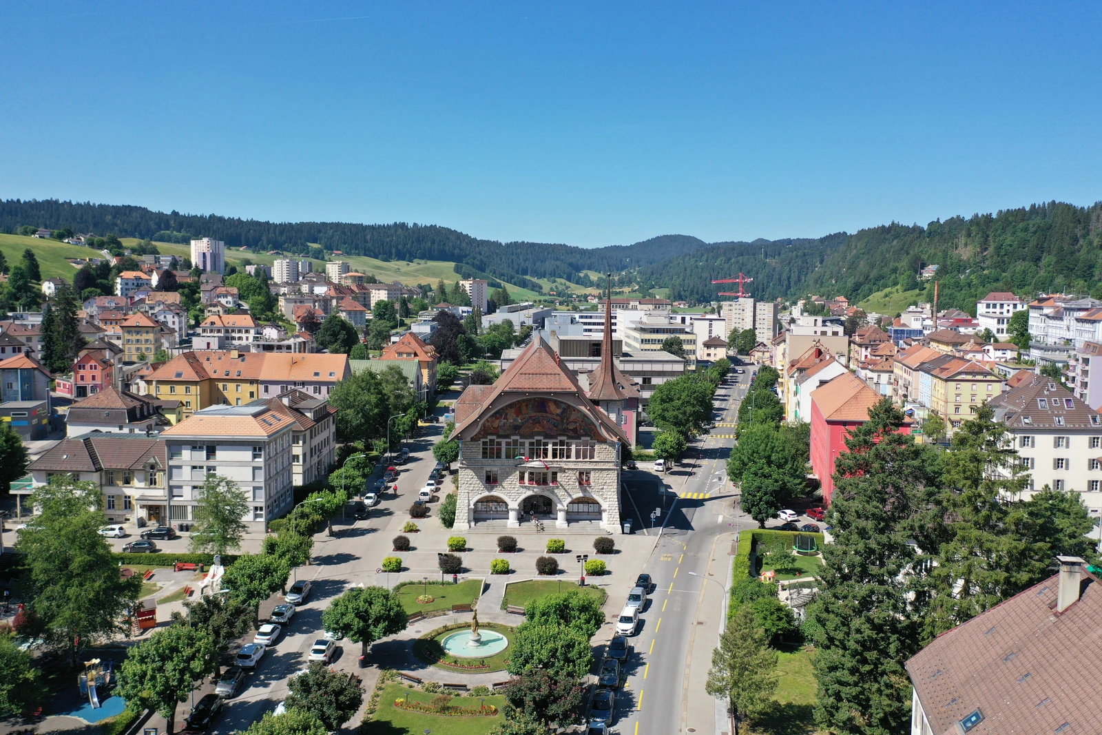 L’Hôtel de Ville du Locle et sa fontaine